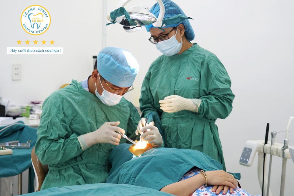 Máy cấy Implant